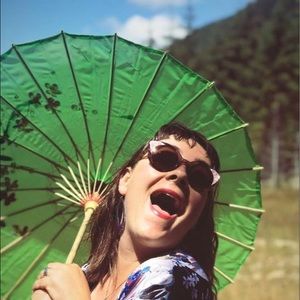 Meet your Posher, Zsuzsi